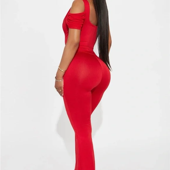Elegant Red Women's Jumpsuit - Picture 3 of 3